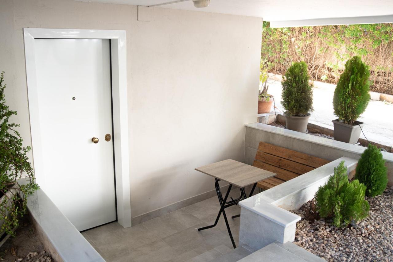 Naiads Nest - The Garden Gem Apartment Varkiza Exterior foto